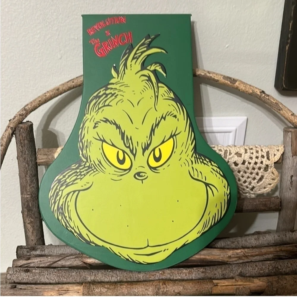 NEW Revolution X Grinch Red Holiday Shadow Palette
